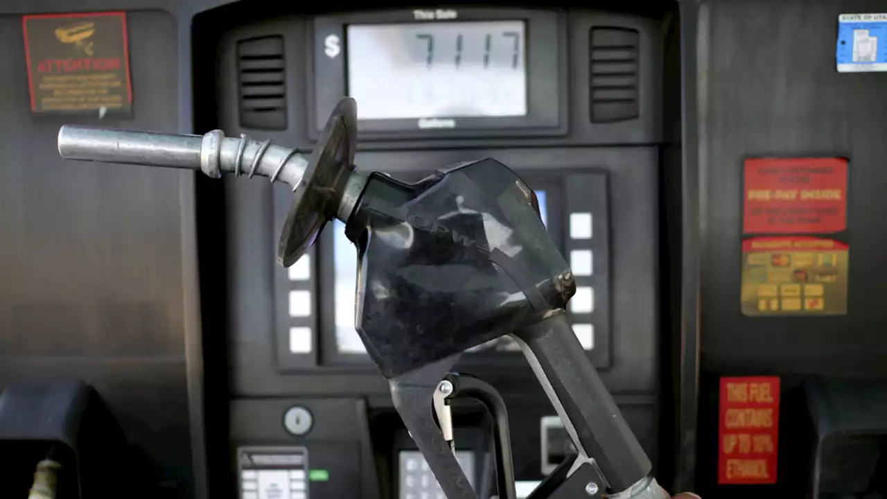 Gas prices continue to fall across Los Angeles, Orange counties