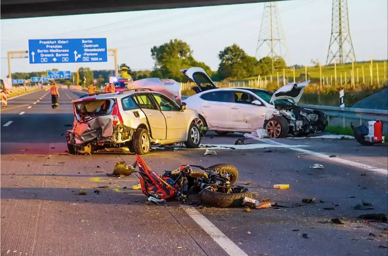 Schwerer Unfall auf Berliner Ring: Ein Toter, mehrere Verletzte