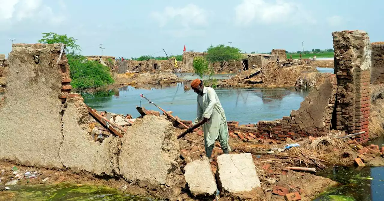 Pakistan flooding deaths pass 1,000 in ‘climate catastrophe’