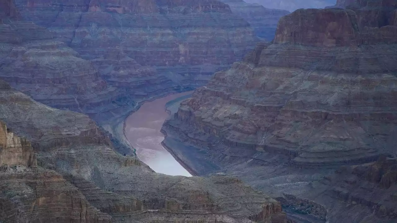 Hiker dies in fall from rim at Grand Canyon