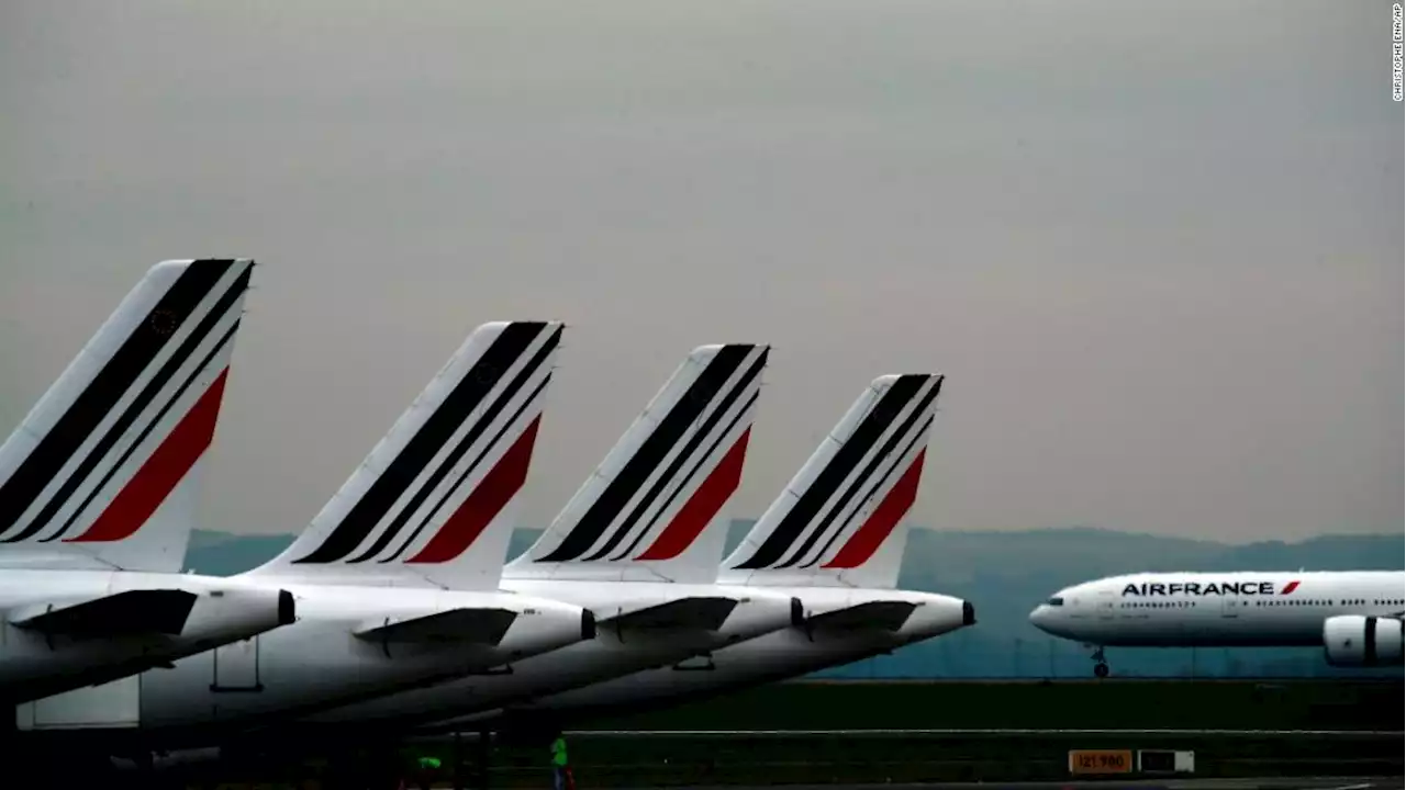 Two Air France pilots suspended after cockpit fight