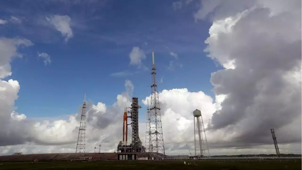 Fuel leak interrupts launch countdown of NASA moon rocket