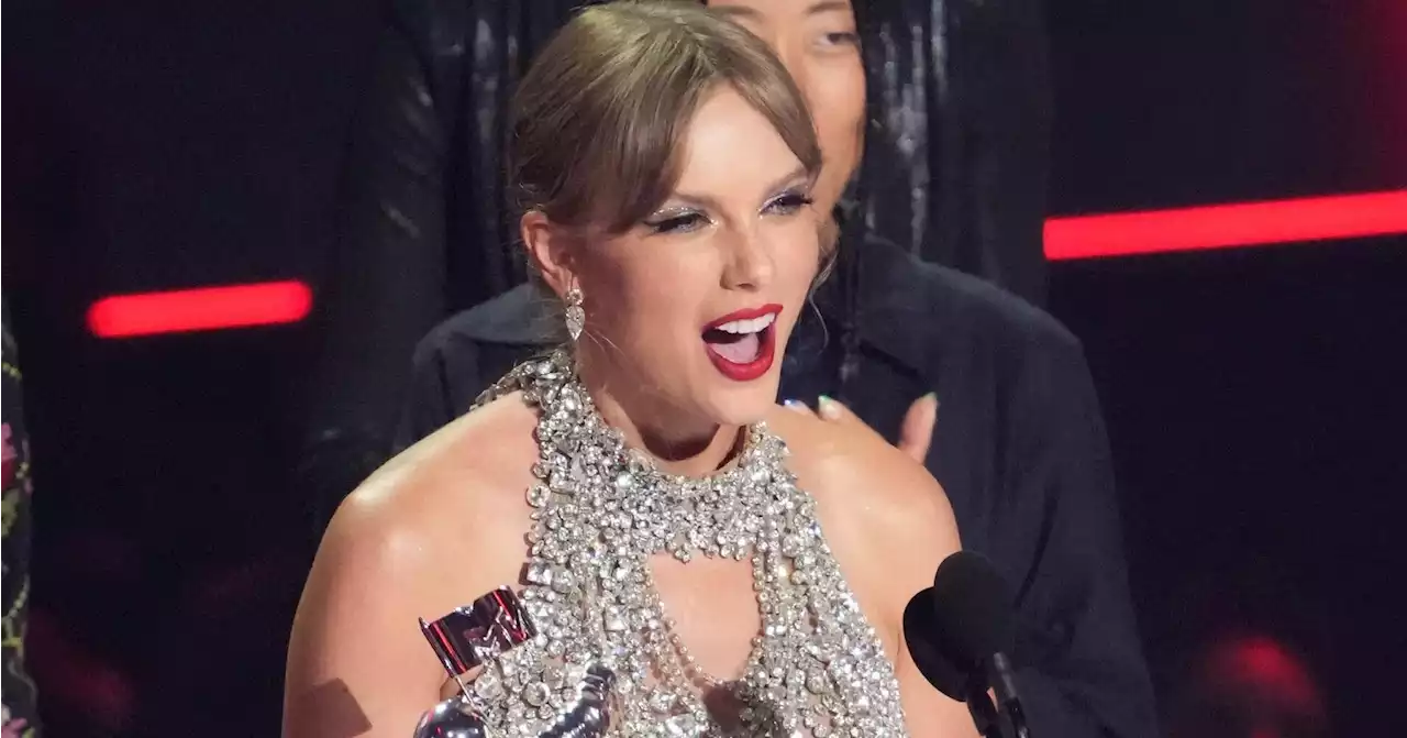 2022 MTV VMAs: The winners, photo highlights, red carpet fashion and Taylor's announcement