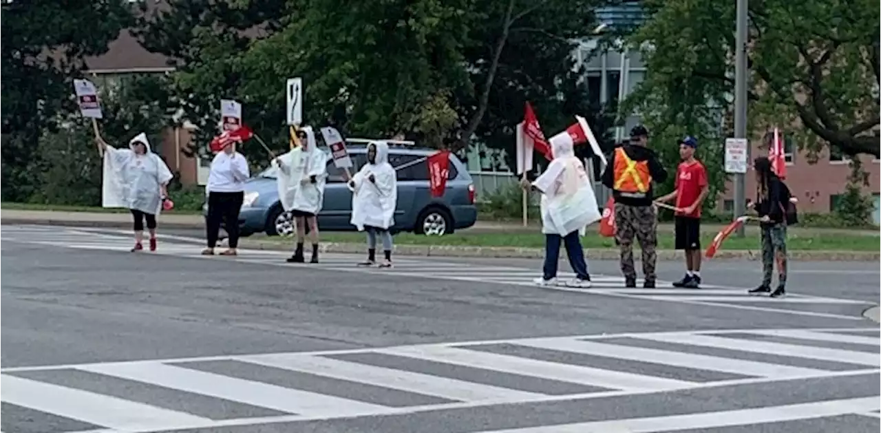 Striking Unifor workers at Durham College and Ontario Tech could cause disruptions