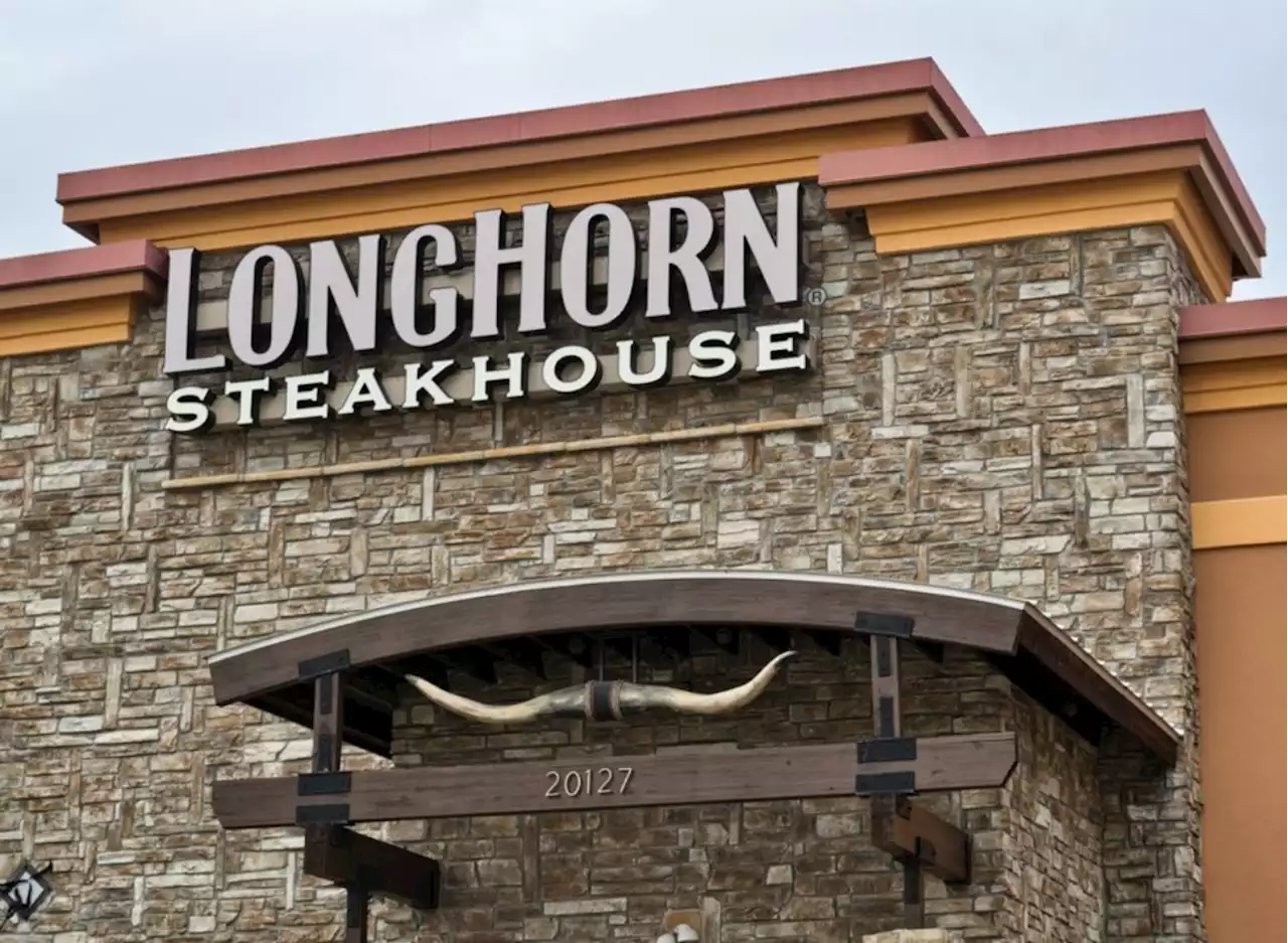 8 Secrets LongHorn Steakhouse Doesn’t Want You to Know — Eat This Not That