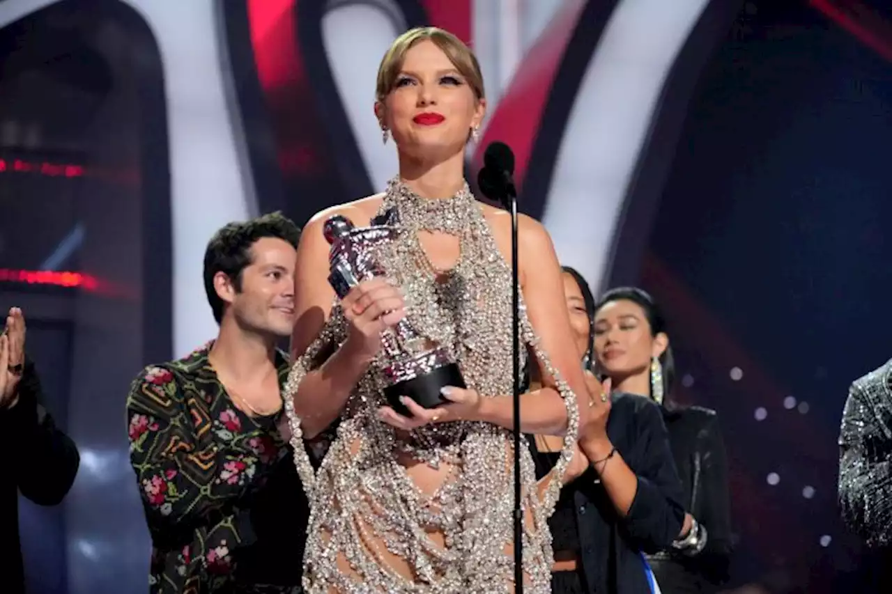 Taylor Swift Wins Video Of The Year And Announces New Album At MTV VMAs 2022