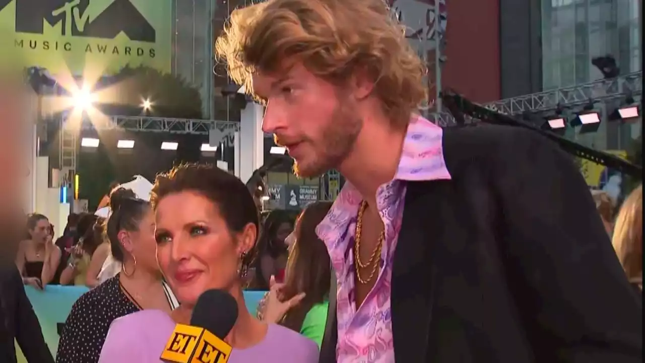 Yung Gravy Brings Addison Rae's Mom as VMAs Date, Discusses Romance