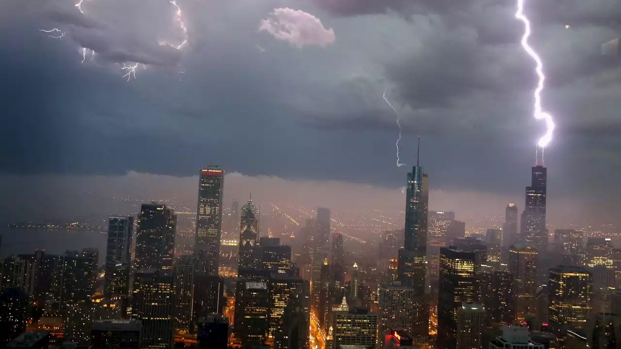 Chicago braces for strong storms Monday