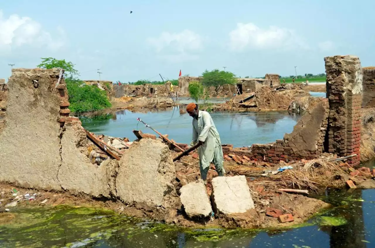 Pakistan flooding deaths pass 1,000 in ‘climate catastrophe’