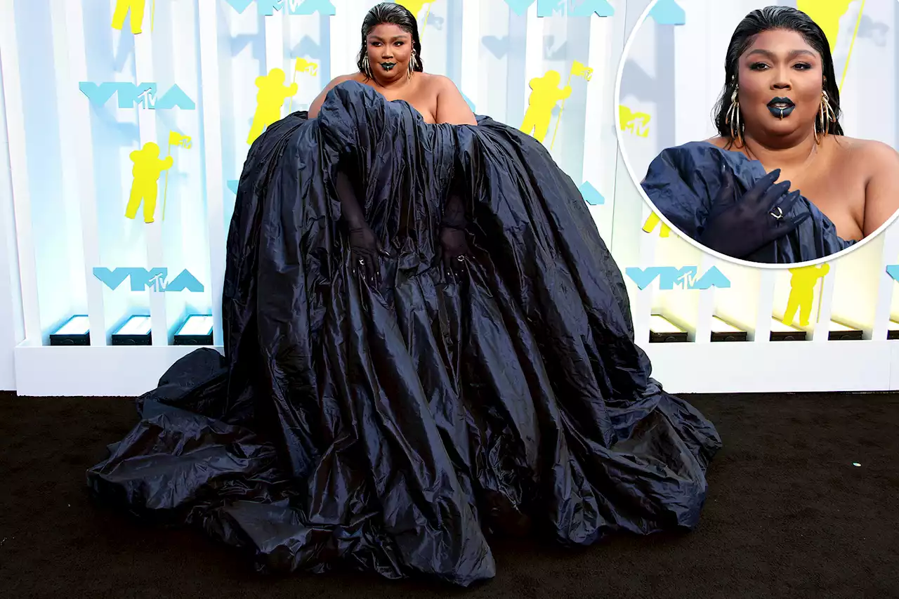 Lizzo’s voluminous VMAs 2022 red carpet look sparks memes