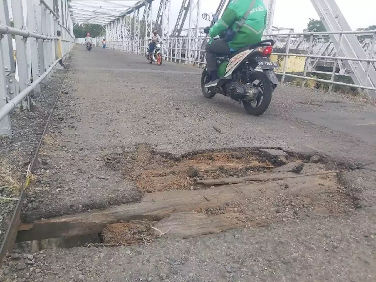 Jembatan Lama Jurug Bikin Merinding Saat Dilewati, Ini Penyebabnya