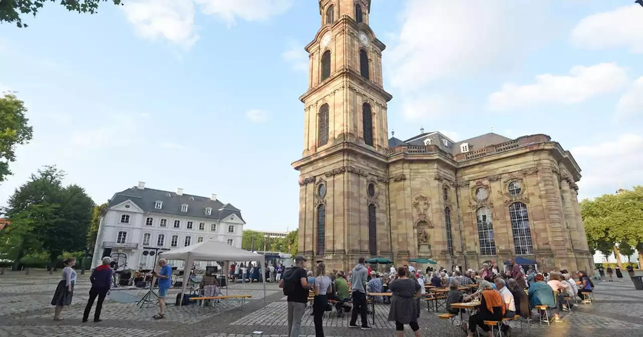 Musikprogramm vor der Ludwigskirche: Gelungene Rückkehr des Fests auf dem Ludwigsplatz (mit Bildergalerie)