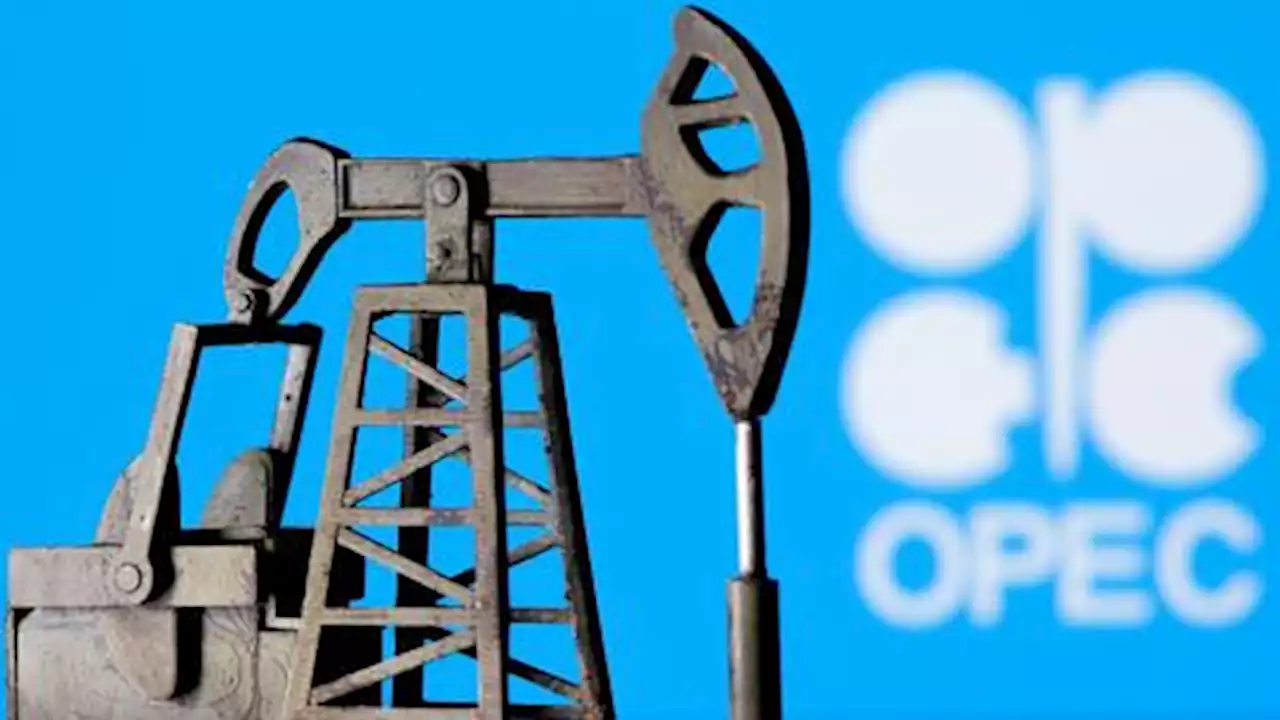 Oil prices climb on OPEC supply cut prospect, rise in demand