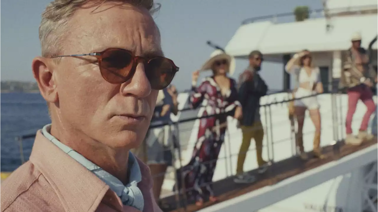 Daniel Craig Worked With a Dialect Coach for Months for ‘Glass Onion: A Knives Out Mystery’: ‘I’d Forgotten the Accent’