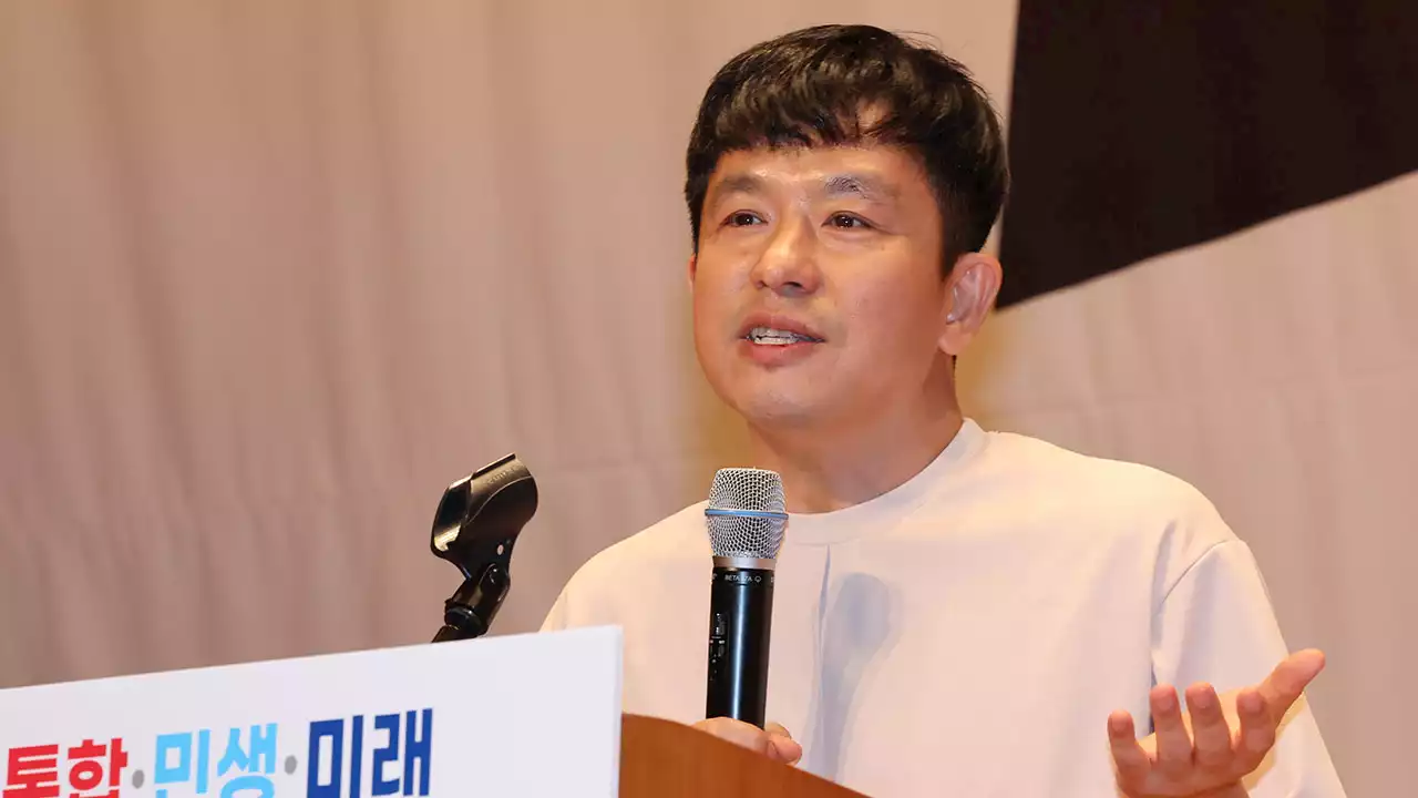 [단독] 이지성, '아파트 무단 공사' 피해 지적에 고소...이웃들과 법적 다툼