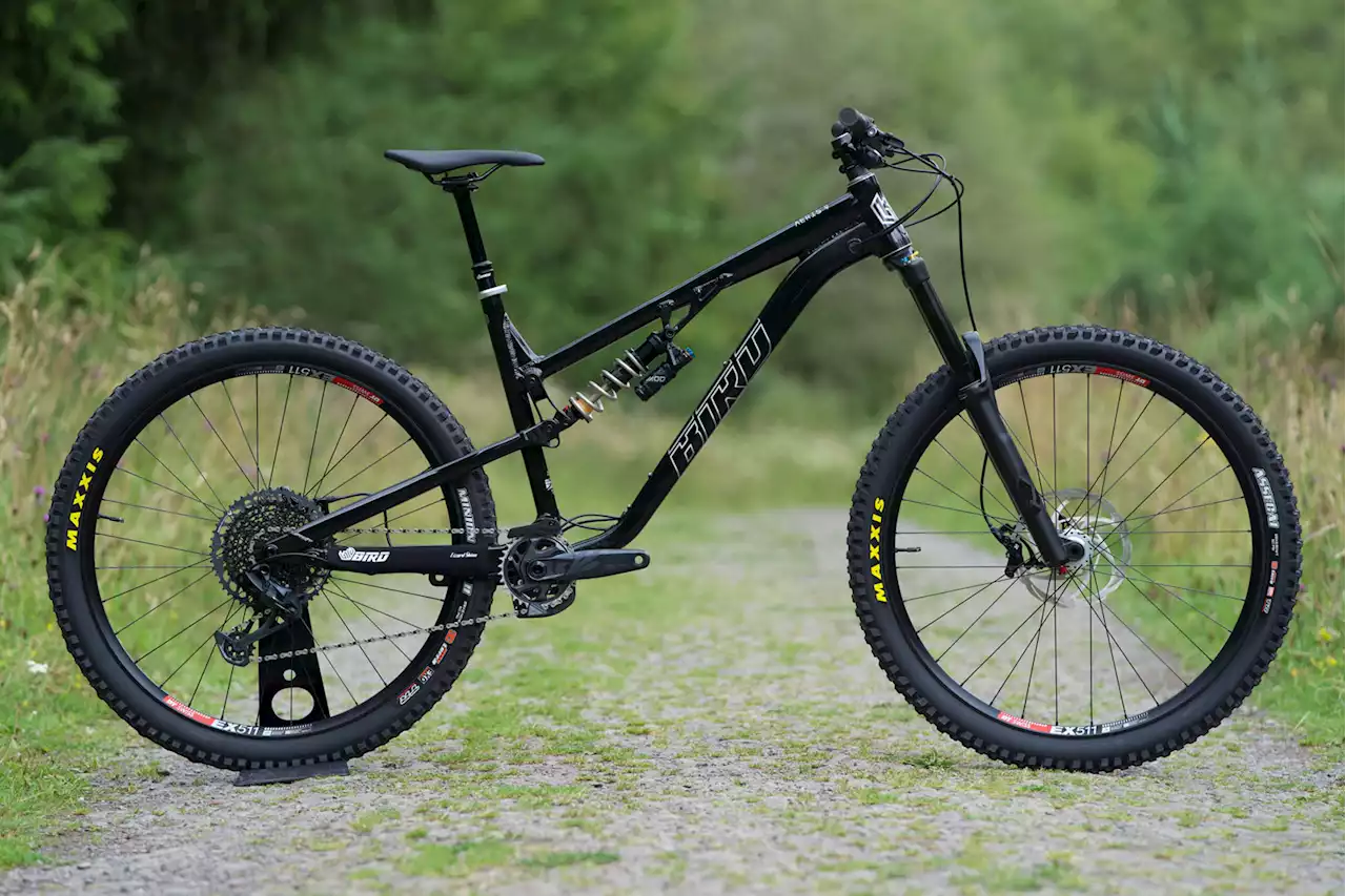 Bird Aeris 9 is a 160-180mm travel affordable alloy enduro bike