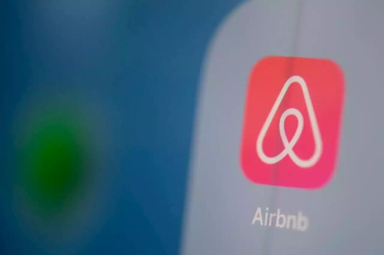 Airbnb slumps after bookings miss analyst estimates