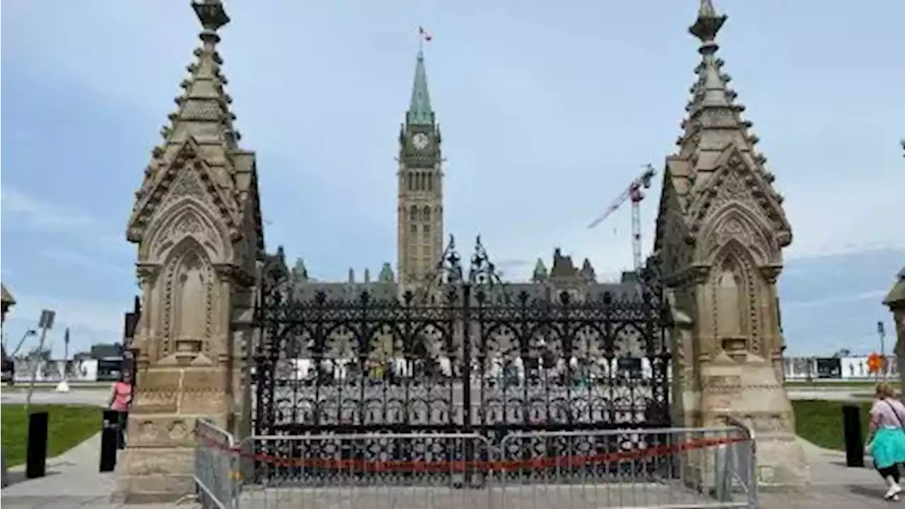 One in custody after vehicle rams Parliament Hill gates | CBC News