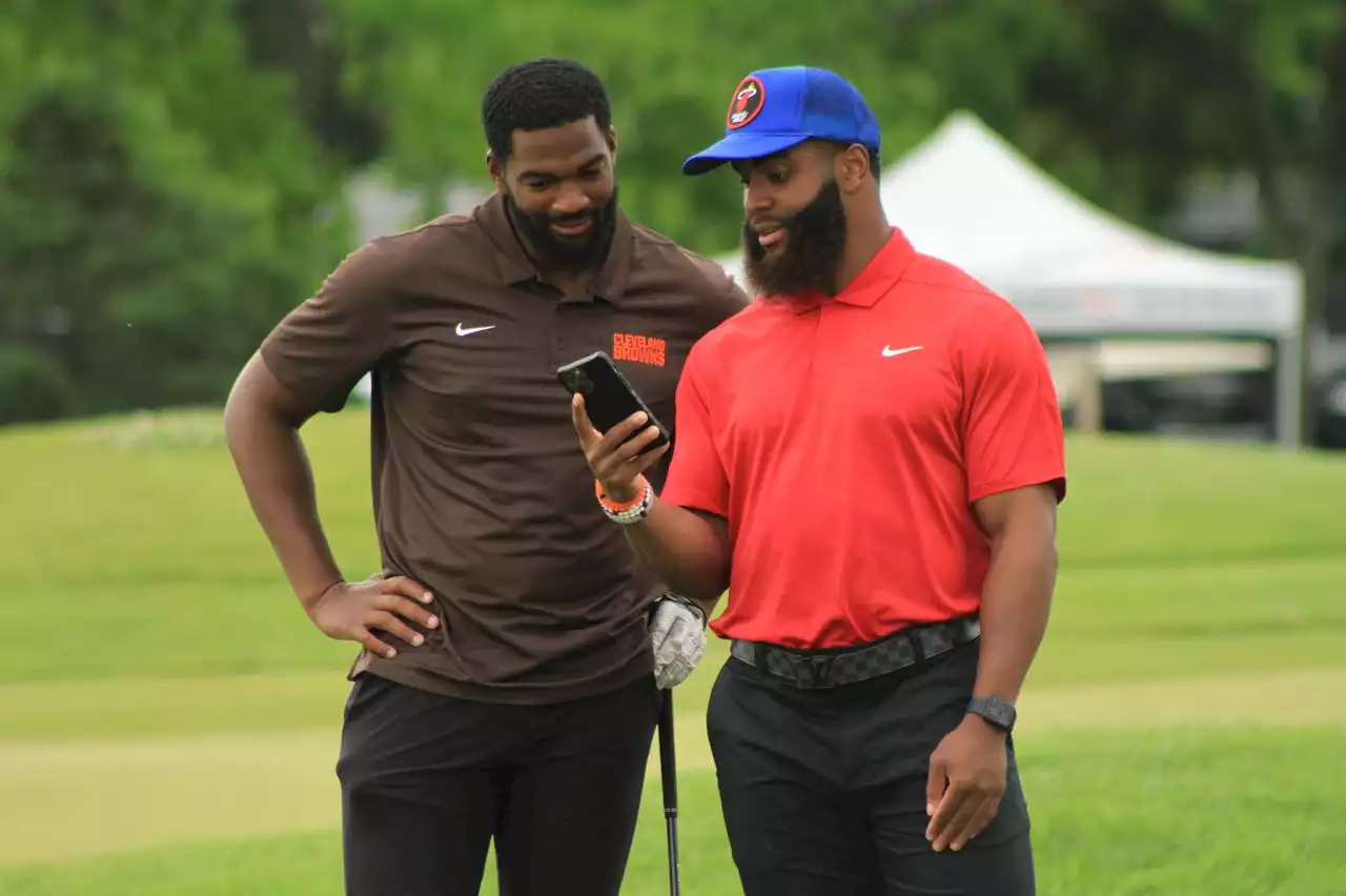 Why Browns linebacker Anthony Walker Jr. has faith in his friend, Jacoby Brissett, to start for the Browns