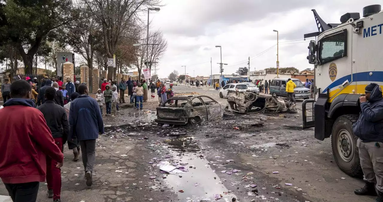 48 HOURS OF MAYHEM: More than 100 metro police officers deployed to Tembisa after deadly riots