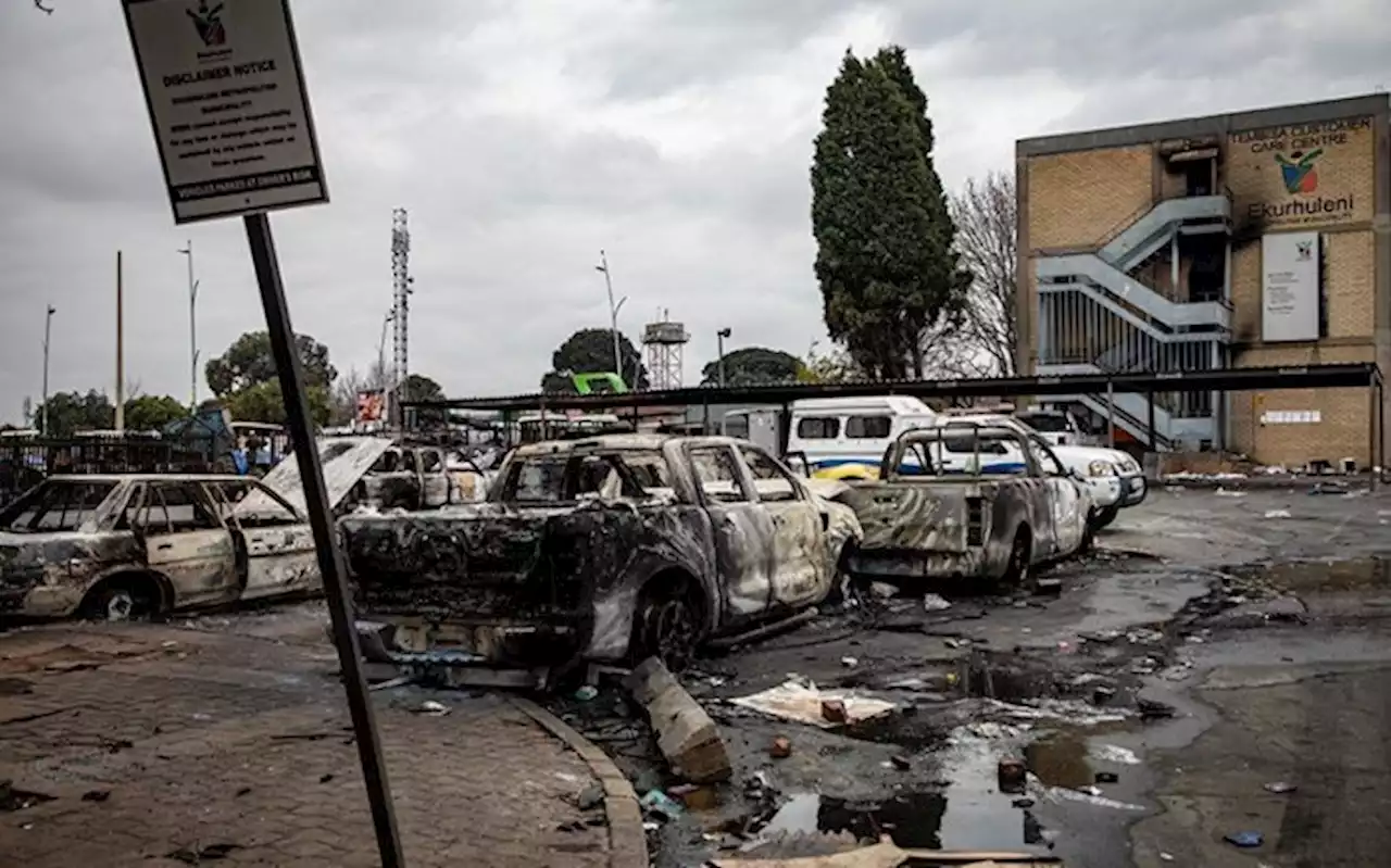 Tembisa residents demand Ekurhuleni Mayor Tania Campbell address them