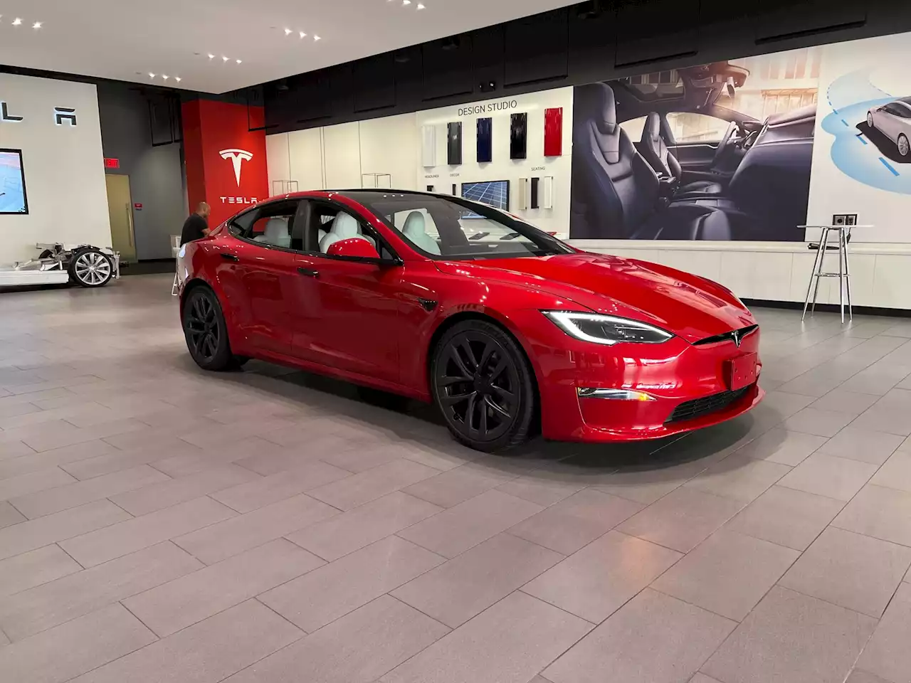 Tesla Model S och Model X Plaid kommer till Europa. De första leveranserna sker i november.