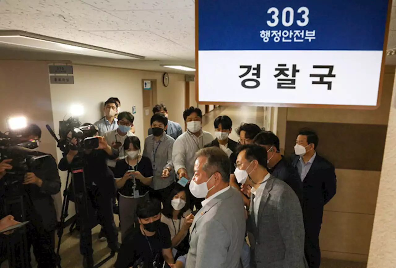 [단독] 법제처, 경찰국 신설에 불리한 해석 쏙 빼고 국회 제출