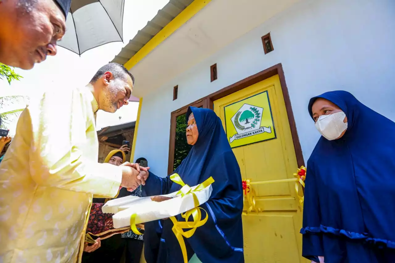 Ketua Golkar Sumut Renovasi 16 Rumah di Batubara