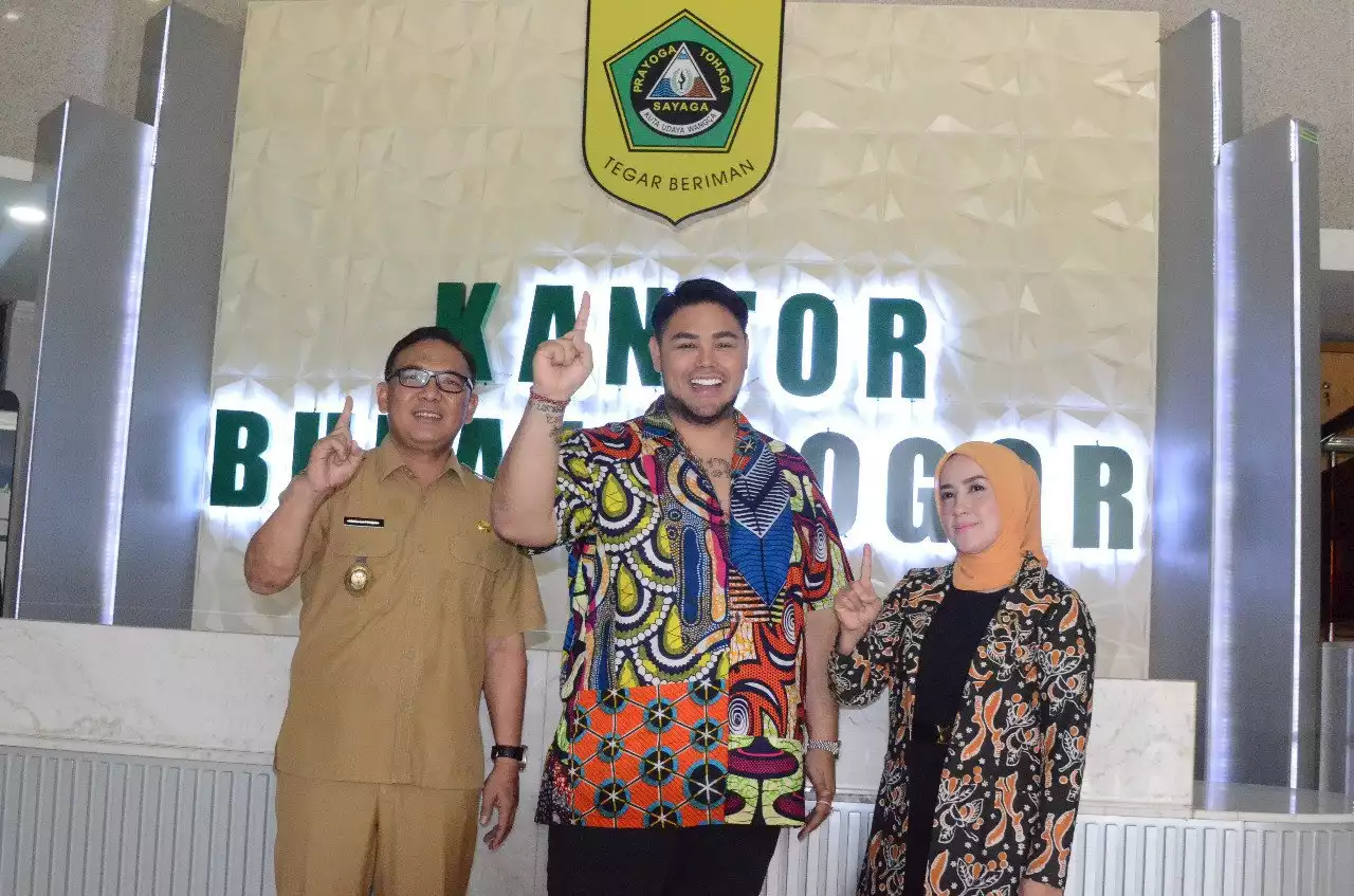 Ivan Gunawan Siap Memopulerkan Batik Bogor