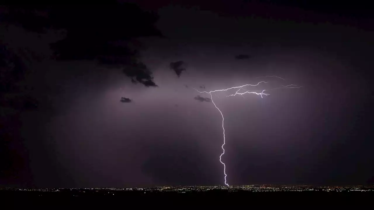 Lightning struck 3,577 times Monday night in Pacific Northwest