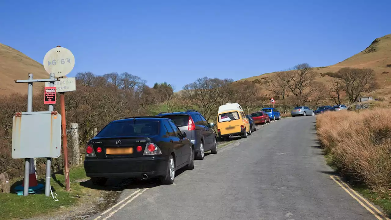 Lake District slaps parking ban on holidaymakers to crackdown on congestion 'chaos'