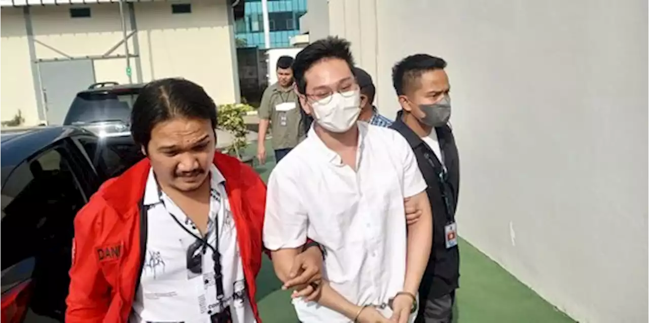 Crazy Rich Medan Indra Kenz Segera Berhadapan dengan Majelis Hakim | merdeka.com