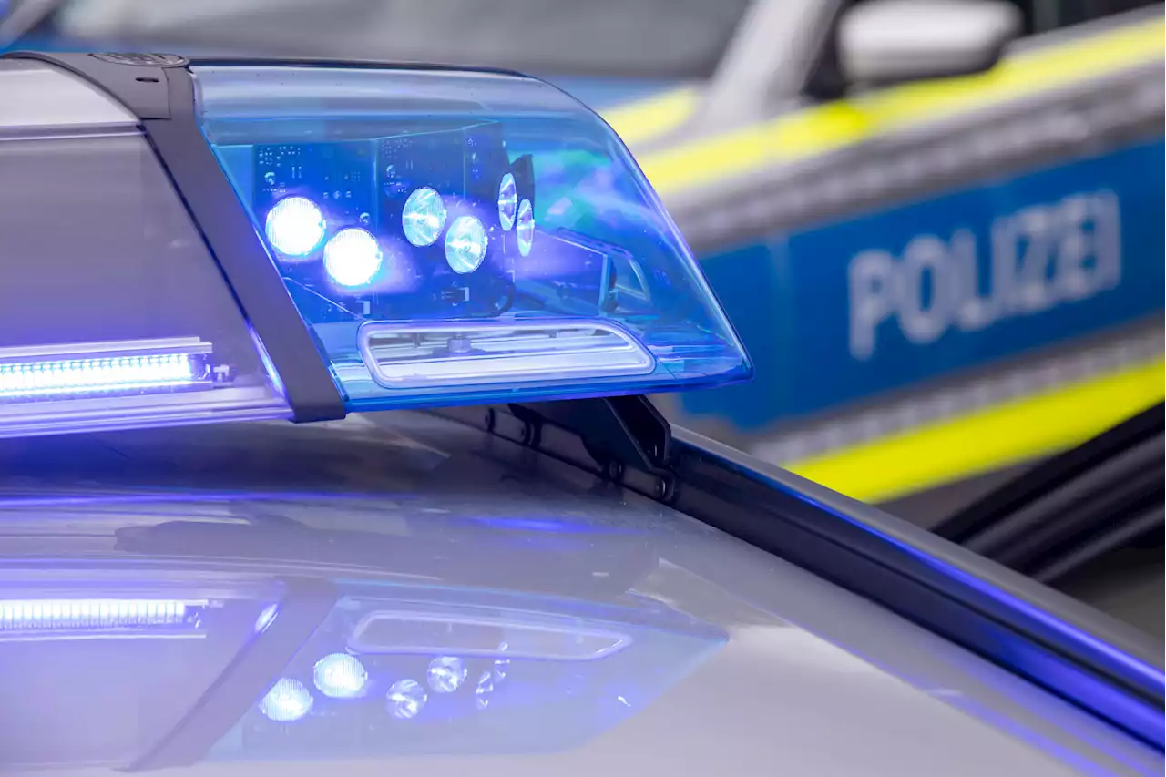 Seniorin Kette vom Hals gerissen – Polizei fahndet nach Täter