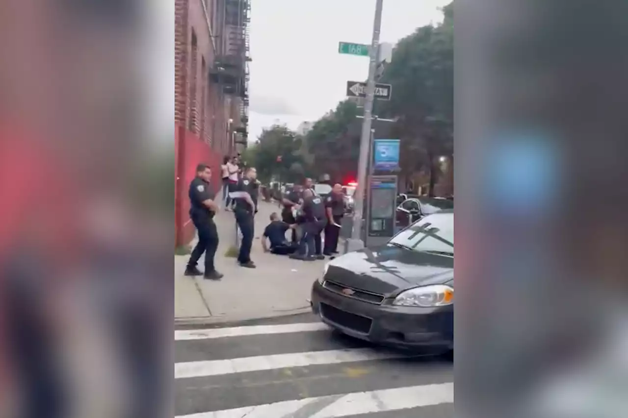 NYPD officers pelted with bottles in wild scene after Bronx Dominican Day parade