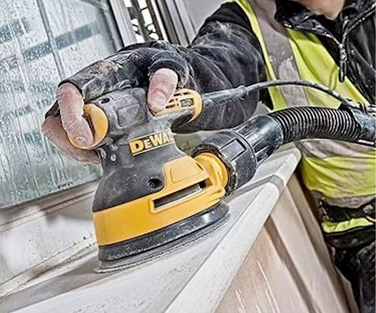 DeWalt jetzt bis 52% günstiger: Akku 18V, Akkuschrauber, Säge, Radio, Rasentrimmer