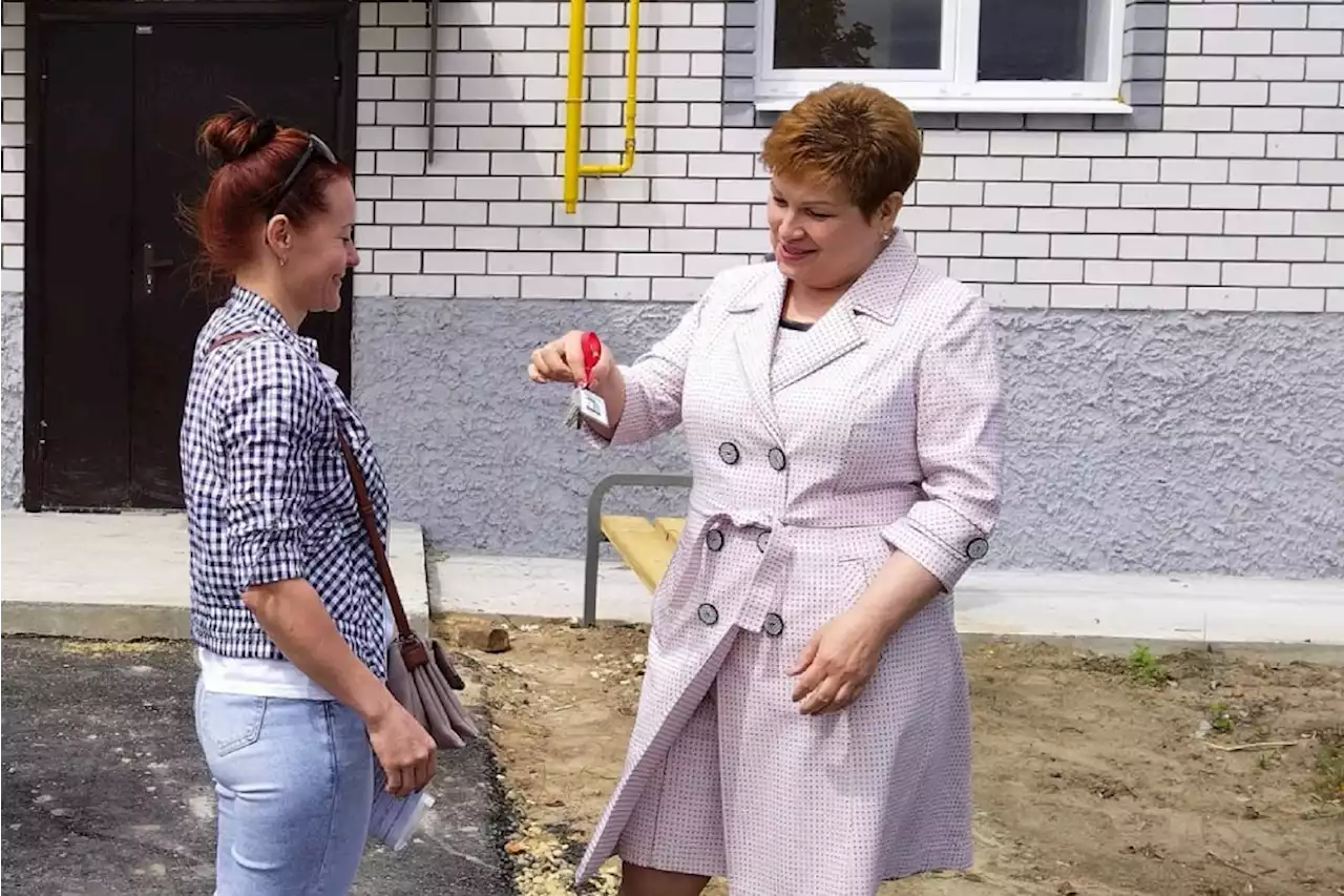 В Нижегородской области и Красноярском крае 50 семей переселили в новые квартиры из ветхого жилья по нацпроекту 'Жилье и городская среда' - Российская газета