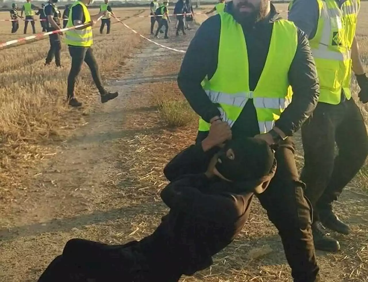 Sitzblockade mit mehr als 50 Personen: Wieder Tumulte bei RWE-Arbeiten am Tagebaurand in Lützerath