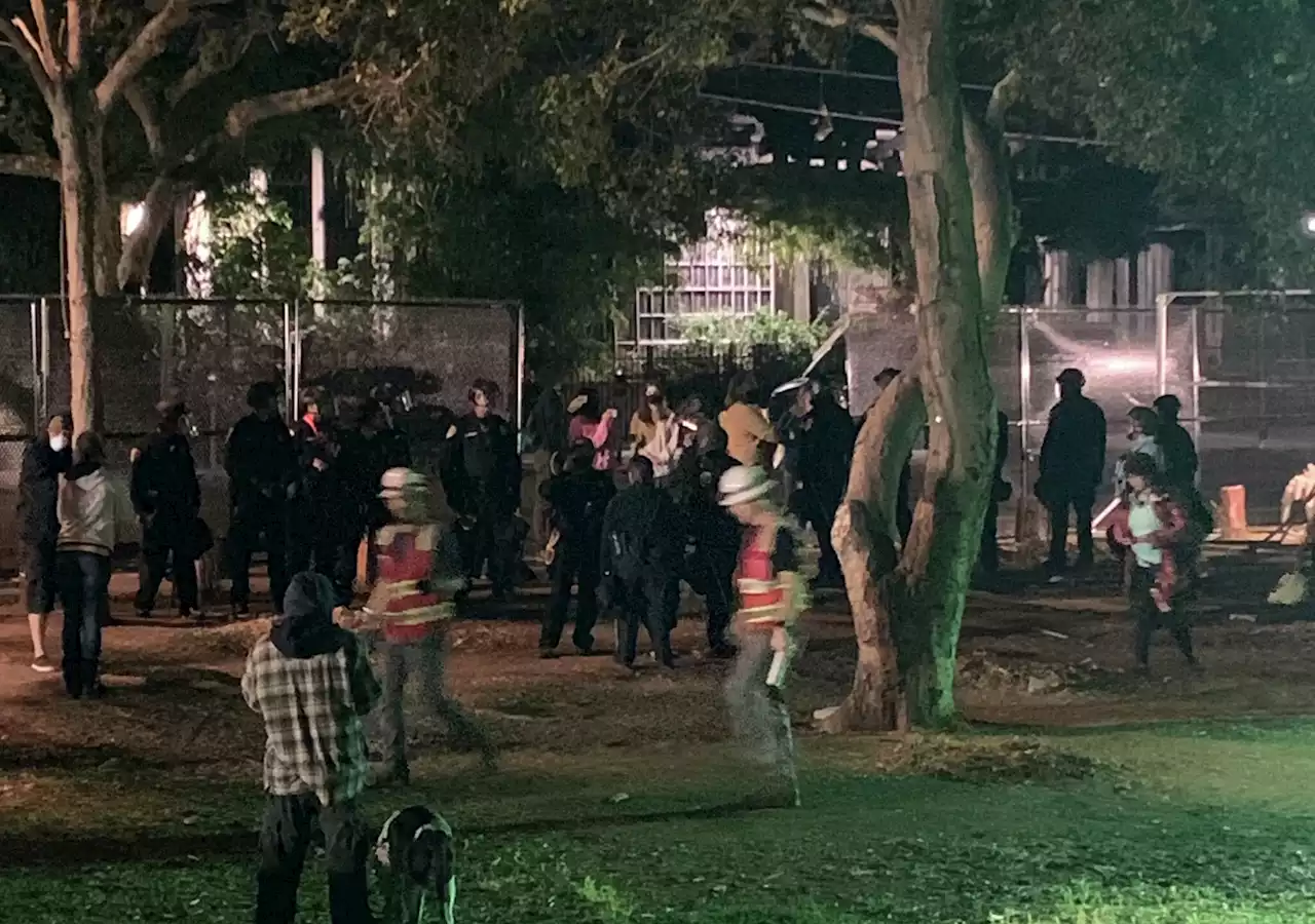 UC Berkeley police clear out People's Park before sunrise