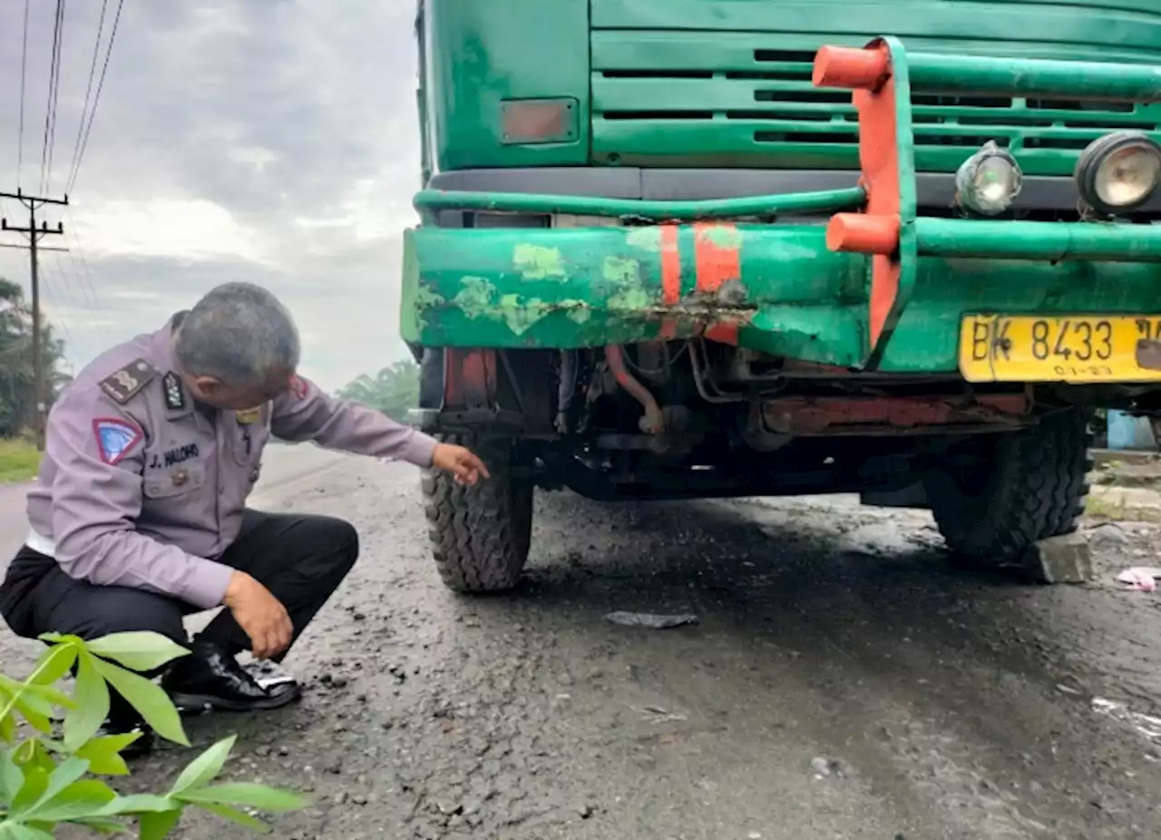 Tabrak Pemotor hingga Tewas, Sopir Truk di Batu Bara Kabur