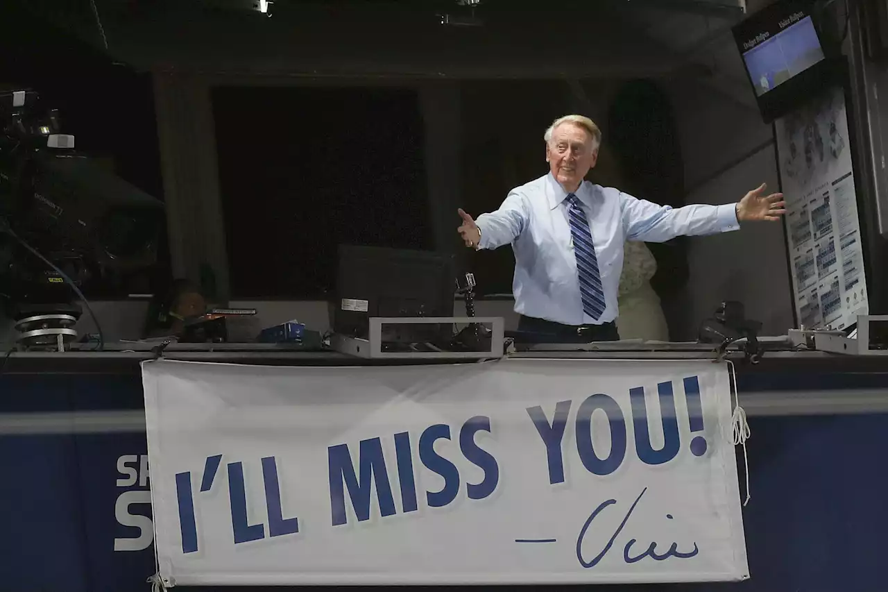 Vin Scully, Dodgers Broadcaster for 67 Years, Dies at 94