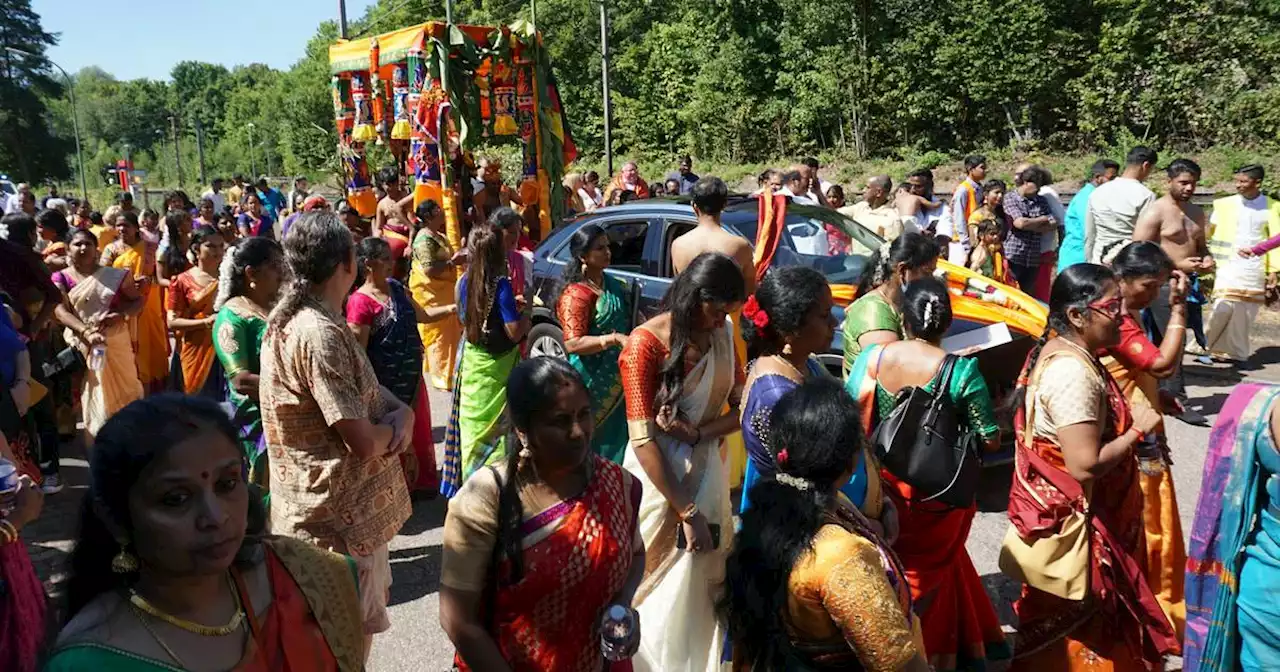 Alljährliche Prozession der hinduistischen Gemeinde Sulzbach: Imposante Bilder: Eine hinduistische Tempel-Göttin zieht durch Altenwald