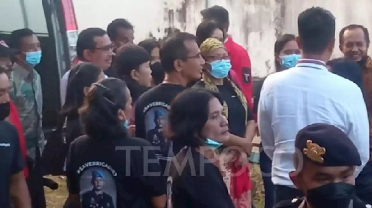 Ayah Brigadir J Temui Mahfud Md, Sakit Hati Anaknya Difitnah Mencabuli