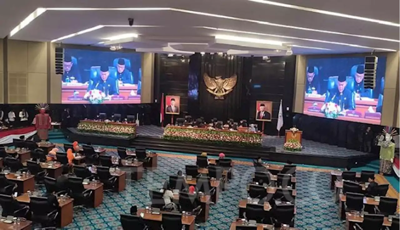 Geram Ruang Rapat DPRD Kosong karena Zoom Meeting, Politikus PDIP: Cucu Saya Sekolah Pakai Masker