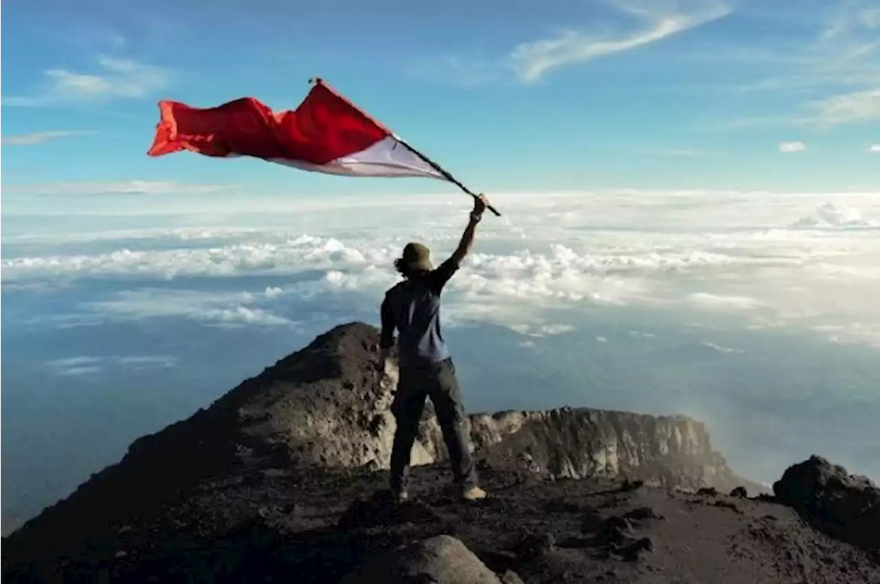 Gunung Kerinci hingga Gunung Prau jadi Pilihan Merayakan Hari Kemerdekaan