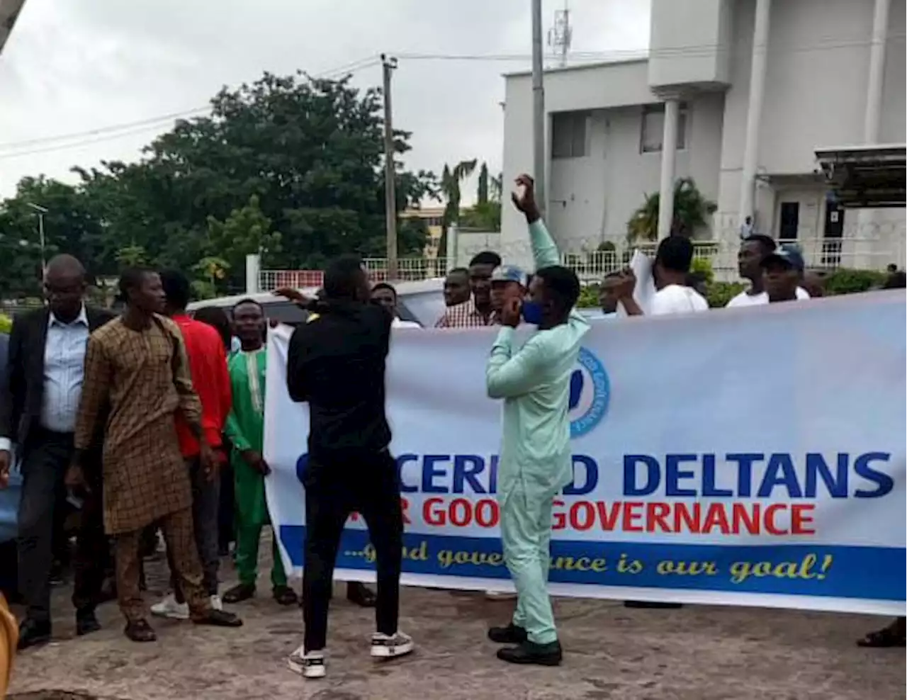 Delta guber primary: Protesters storm PDP headquarters, ask Ayu to resign | TheCable