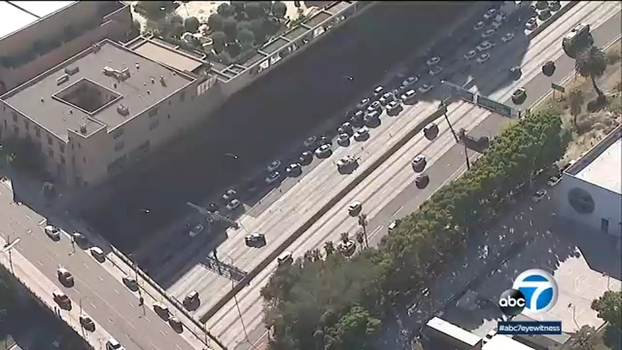 Southbound 101 freeway closed in downtown Los Angeles amid police investigation