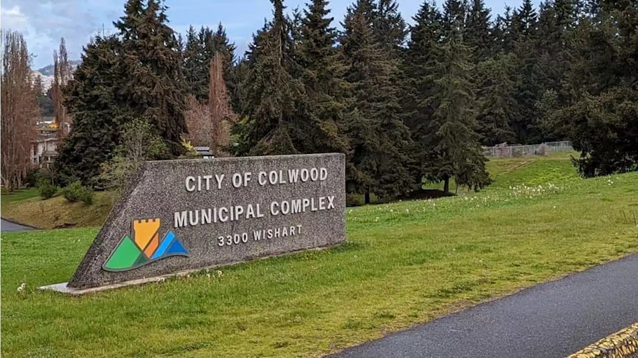 Colwood council votes in favour of pay increase for mayor and councillors