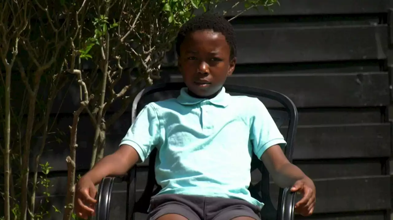 10-year-old Toronto boy speaks out after curbside stand stolen