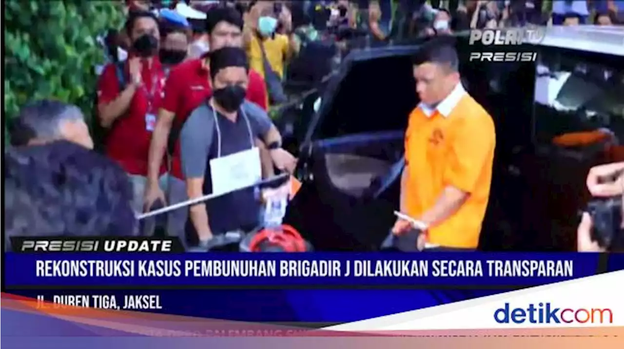 Ferdy Sambo Pakai Sarung Tangan Hitam Saat Tiba di TKP Penembakan