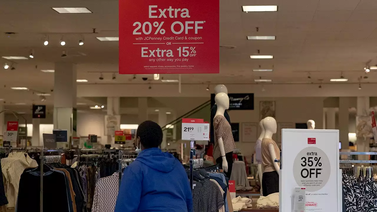 Retailers offer more pre-Labor Day sales due to excess inventory